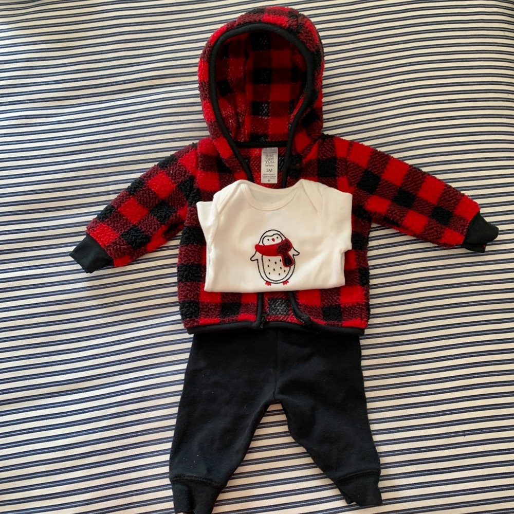 Carter’s Penguin Outfit